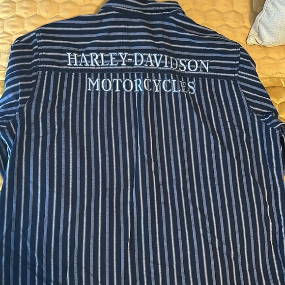 Men’s Harley Davidson long sleeve button down. - Picture 4 of 4